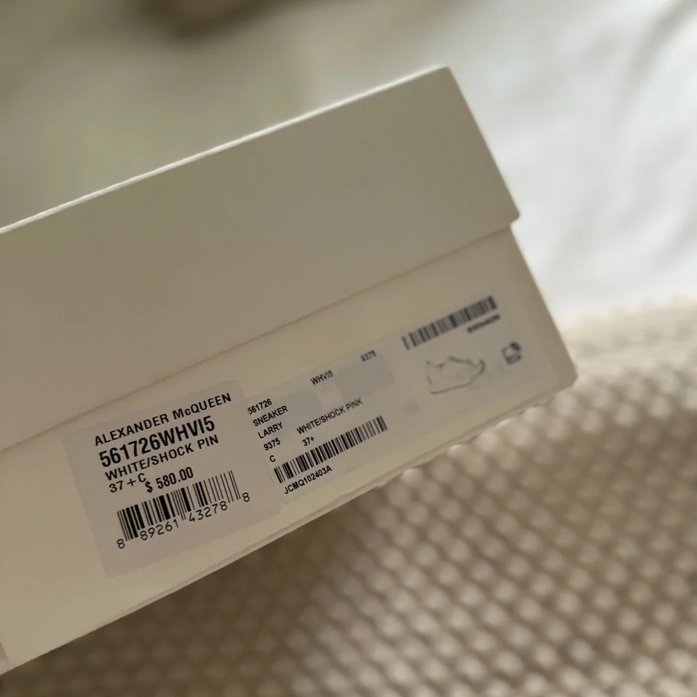 Alexander McQueen Sneakers LIKE NEW - Picture 5 of 12